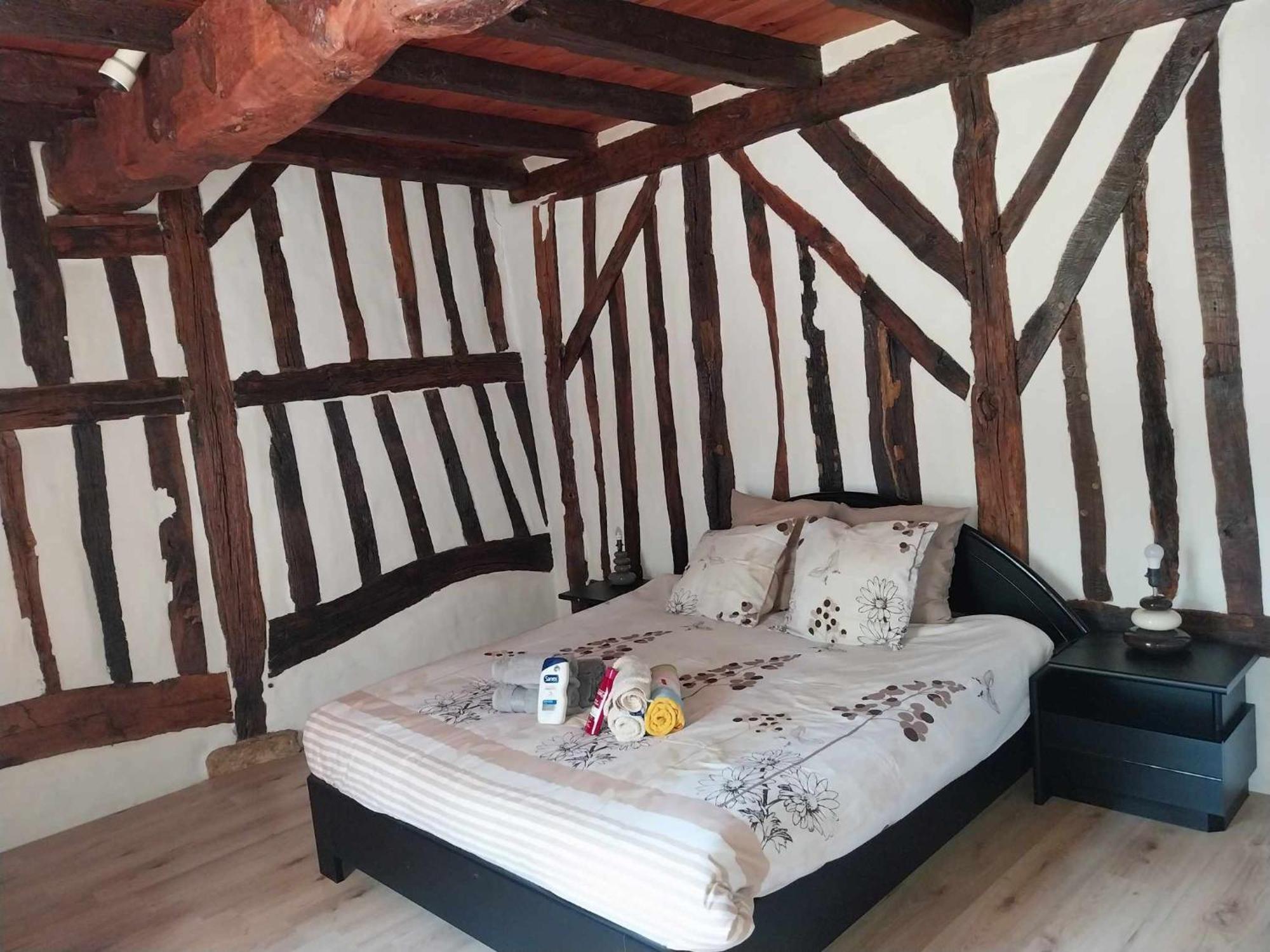 Les Bernus Bed & Breakfast Monfaucon  Luaran gambar