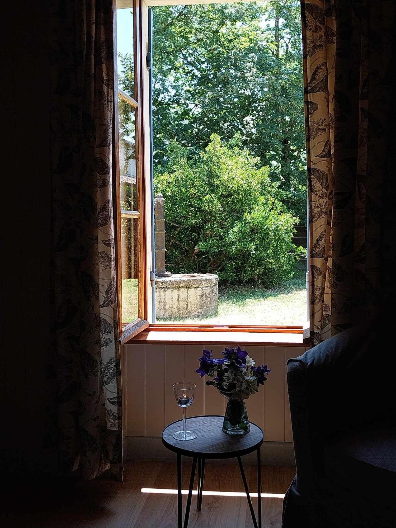 Les Bernus Bed & Breakfast Monfaucon  Luaran gambar