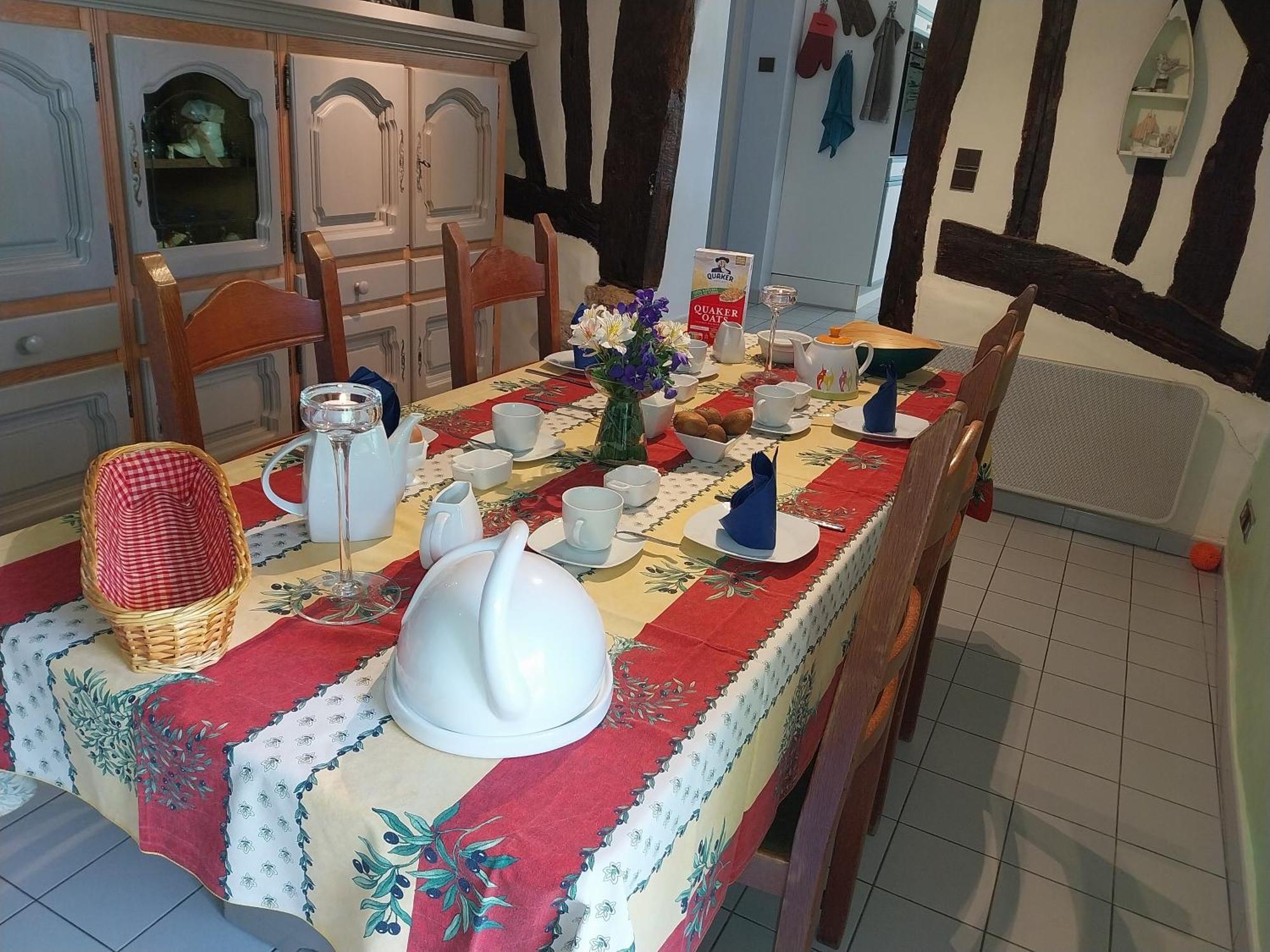 Les Bernus Bed & Breakfast Monfaucon  Luaran gambar